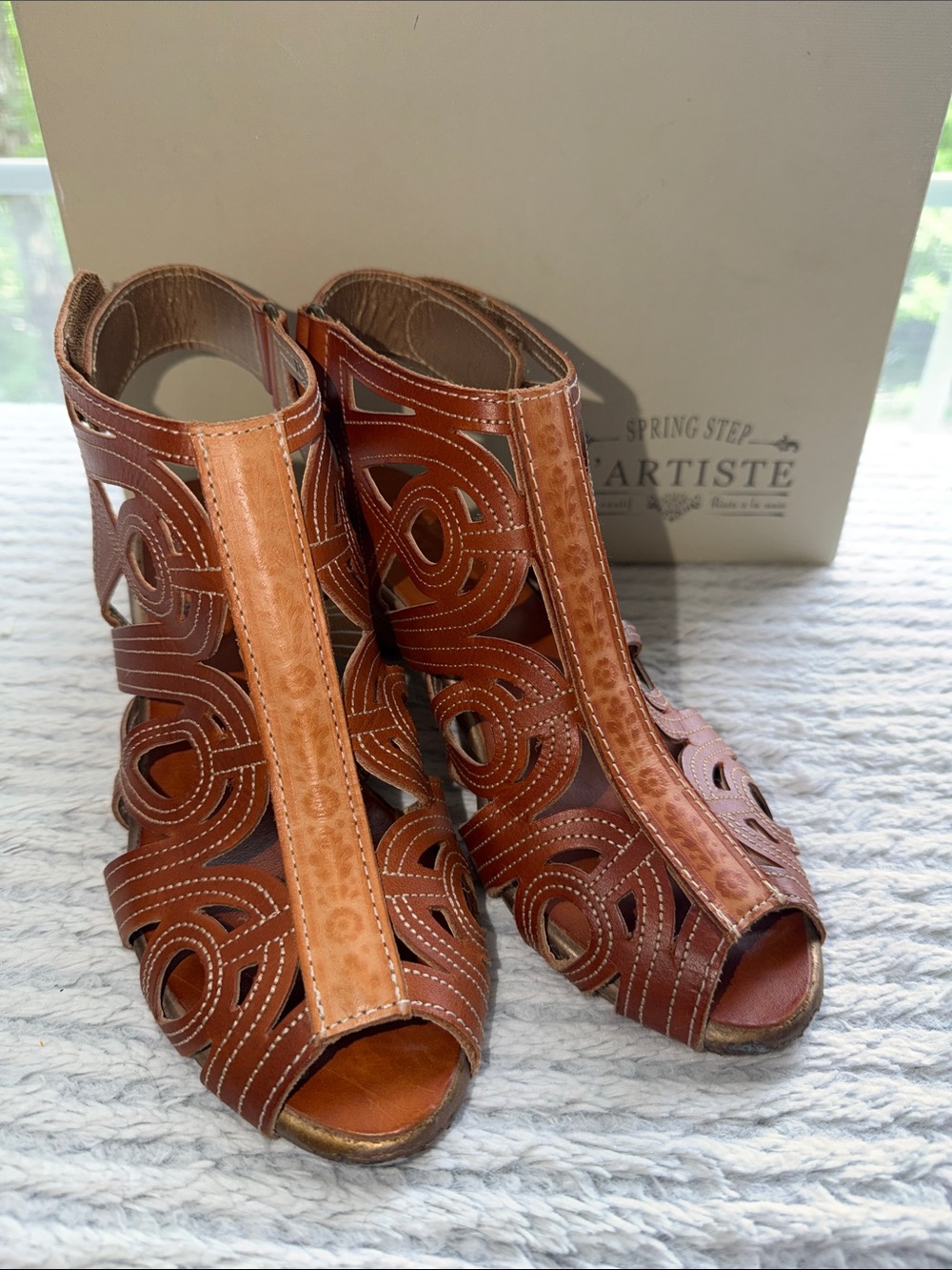 Spring Step Brown Leather Cutout Peep-Toe Heels with Contrast Panel